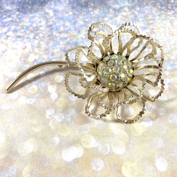 Gorgeous Vintage Sarah Coventry Aurora Borealis flower brooch - Picture 1 of 4